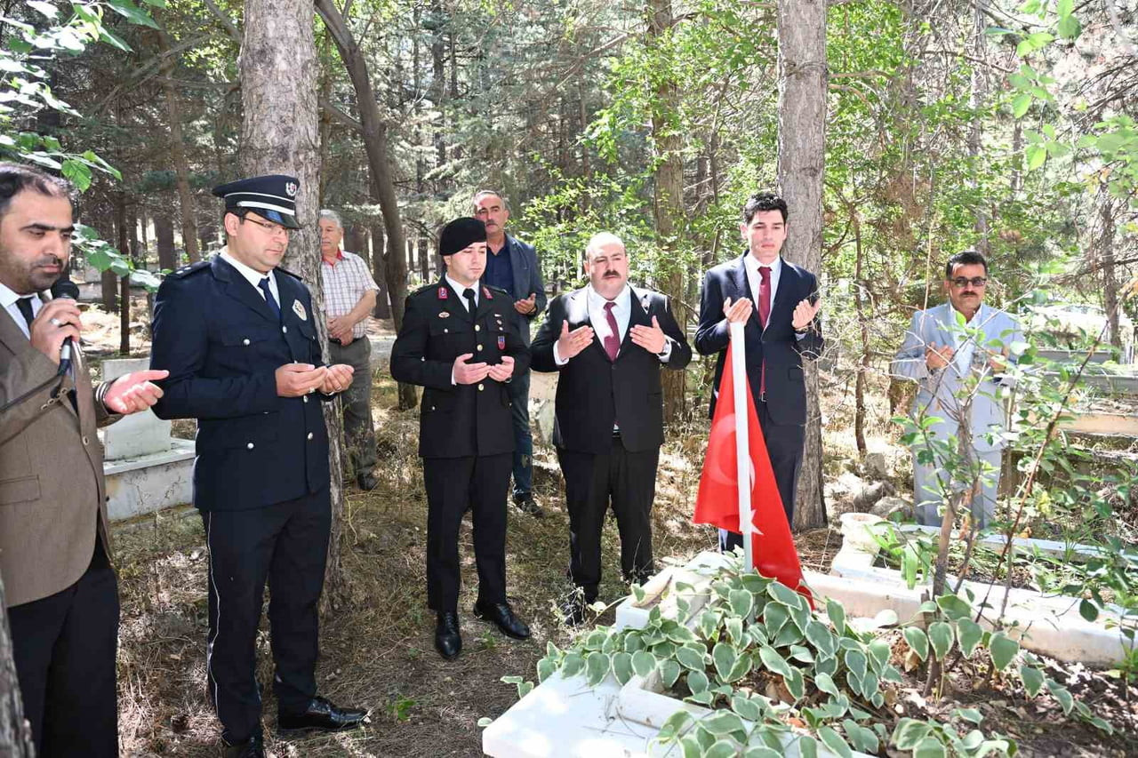 ESKİŞEHİR İNÖNÜ BELEDİYESİ, 15 TEMMUZ DEMOKRASİ VE MİLLİ BİRLİK GÜNÜ KAPSAMINDA İLÇE MERKEZİ İLE...