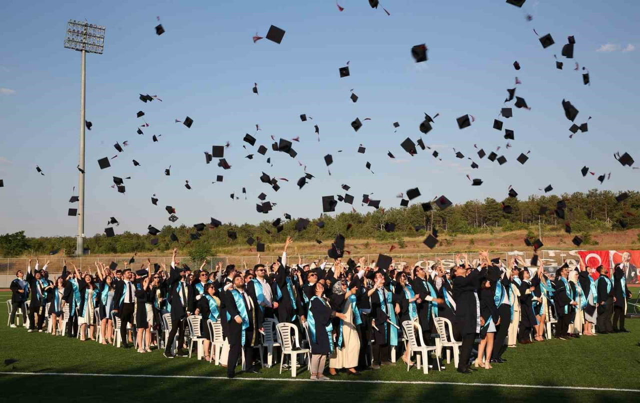 ESKİŞEHİR OSMANGAZİ ÜNİVERSİTESİ (ESOGÜ) TIP FAKÜLTESİ 48. DÖNEM (2020-2026) MEZUNLARI, DÜZENLENEN...