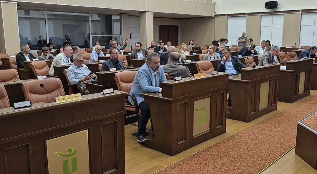 ESKİŞEHİR TEPEBAŞI BELEDİYESİ MECLİSİ'NDE GERGİNLİK YAŞANMIŞTI