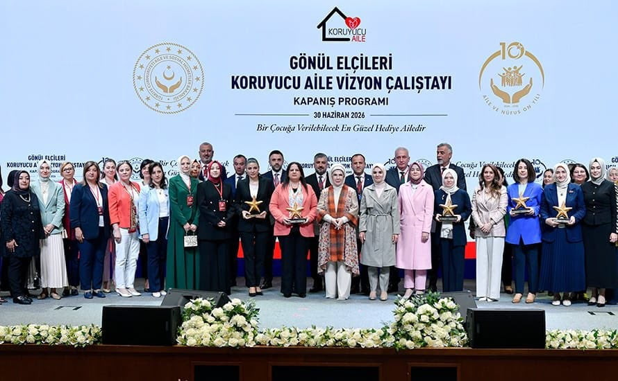 ESKİŞEHİR VALİSİ DR. ERDİNÇ YILMAZ'IN EŞİ DOÇ. DR. ŞENAY YILMAZ, CUMHURBAŞKANI RECEP TAYYİP...