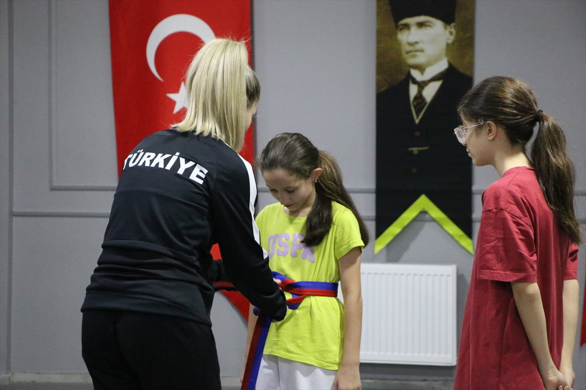 Eskişehir'de 14 yıldır milli formayı giyen ve 169 madalya kazanan Avrupa şampiyonu tekvandocu...