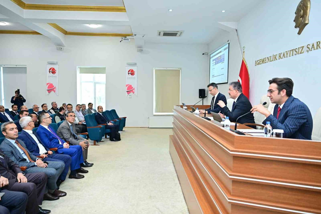ESKİŞEHİR'DE 2026 YILININ 3'ÜNCÜ İL KOORDİNASYON KURULU TOPLANTISI, VALİ DR. ERDİNÇ YILMAZ'IN...