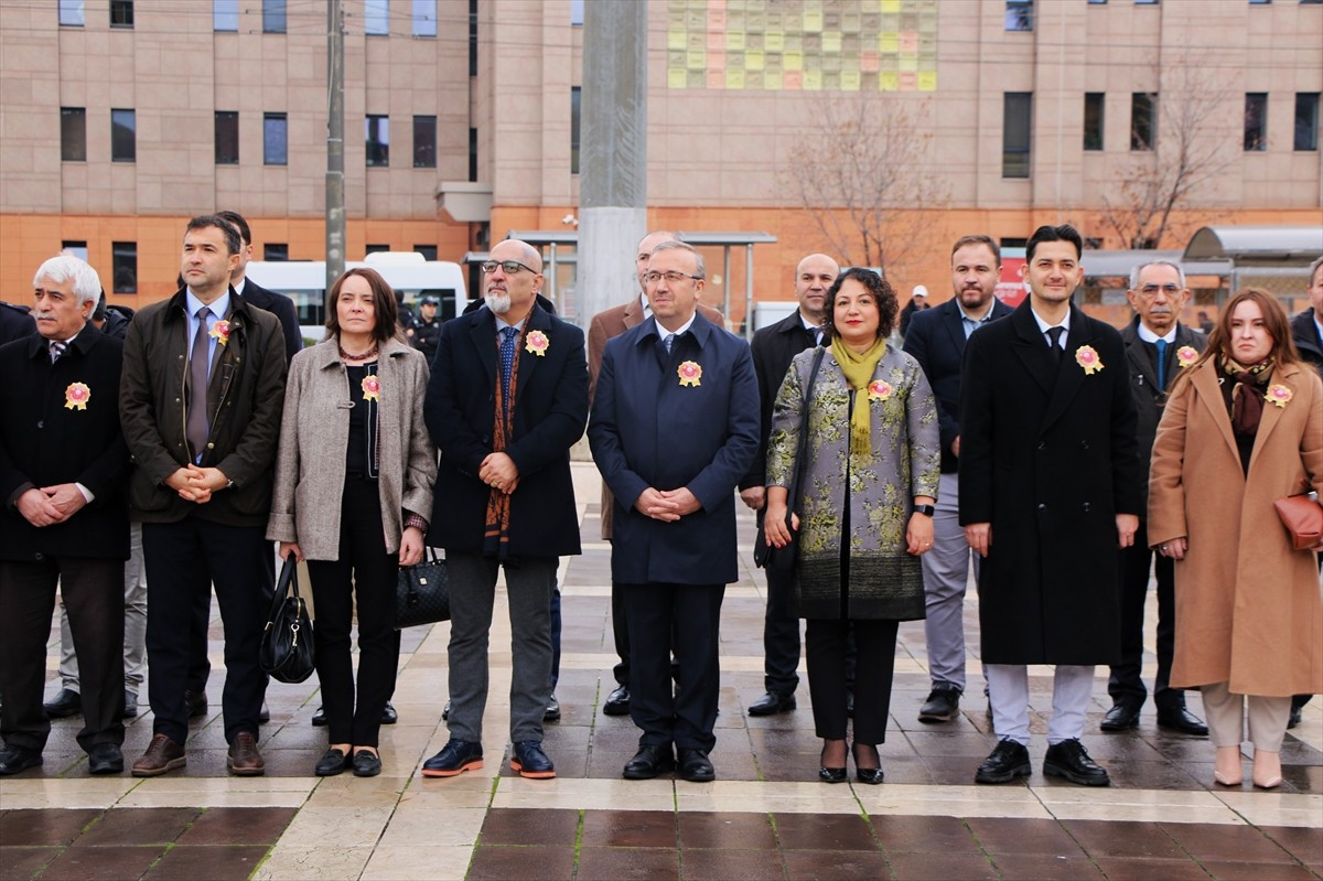Eskişehir'de 24 Kasım Öğretmenler Günü, düzenlenen törenle kutlandı. Törene, İl Milli Eğitim...