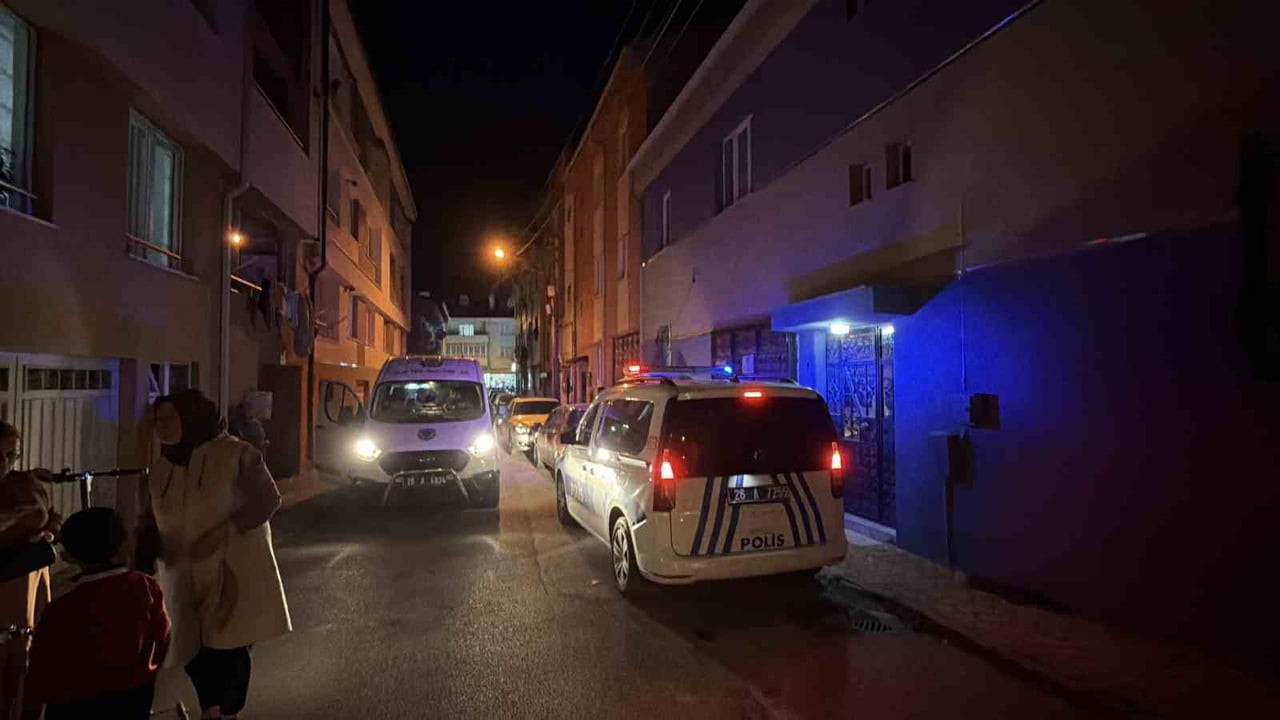 ESKİŞEHİR'DE AİLESİ TARAFINDAN MAMA YEDİRİLDİĞİ SIRADA SOLUK BORUSUNA MAMA KAÇAN 2,5 YAŞINDAKİ...