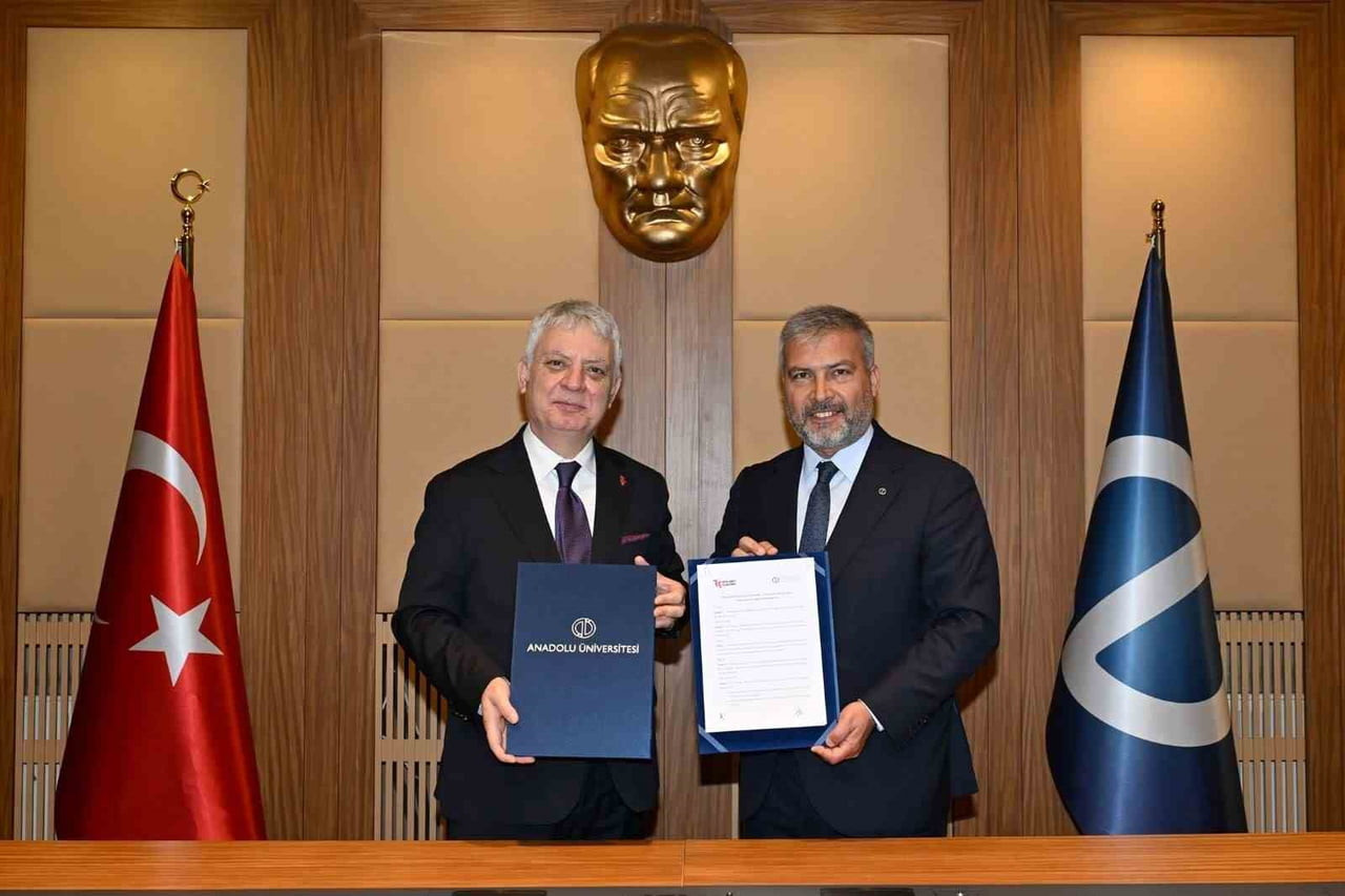 ESKİŞEHİR'DE ANADOLU ÜNİVERSİTESİ İLE REKABET KURUMU ARASINDA AKADEMİK VE KURUMSAL İŞ BİRLİĞİNİ...