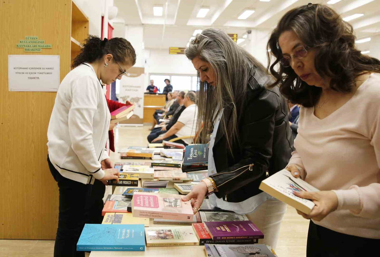 ESKİŞEHİR'DE ANADOLU ÜNİVERSİTESİ KÜTÜPHANE VE DOKÜMANTASYON DAİRE BAŞKANLIĞI TARAFINDAN 62'NCİ...