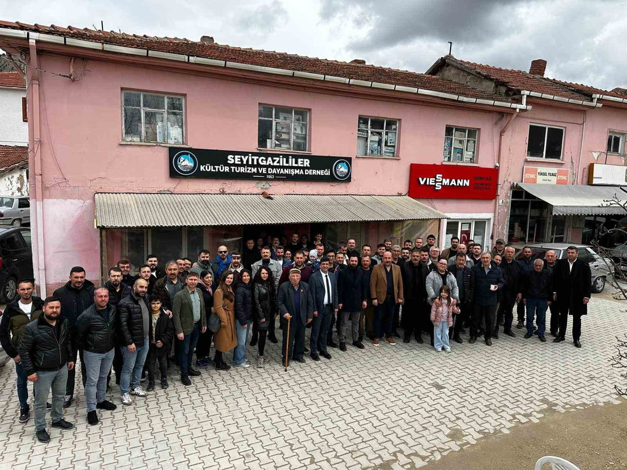 ESKİŞEHİR'DE GENEL KURULU GERÇEKLEŞTİRİLEN SEYİTGAZİLİLER KÜLTÜR, TURİZM VE DAYANIŞMA DERNEĞİ'NDE...