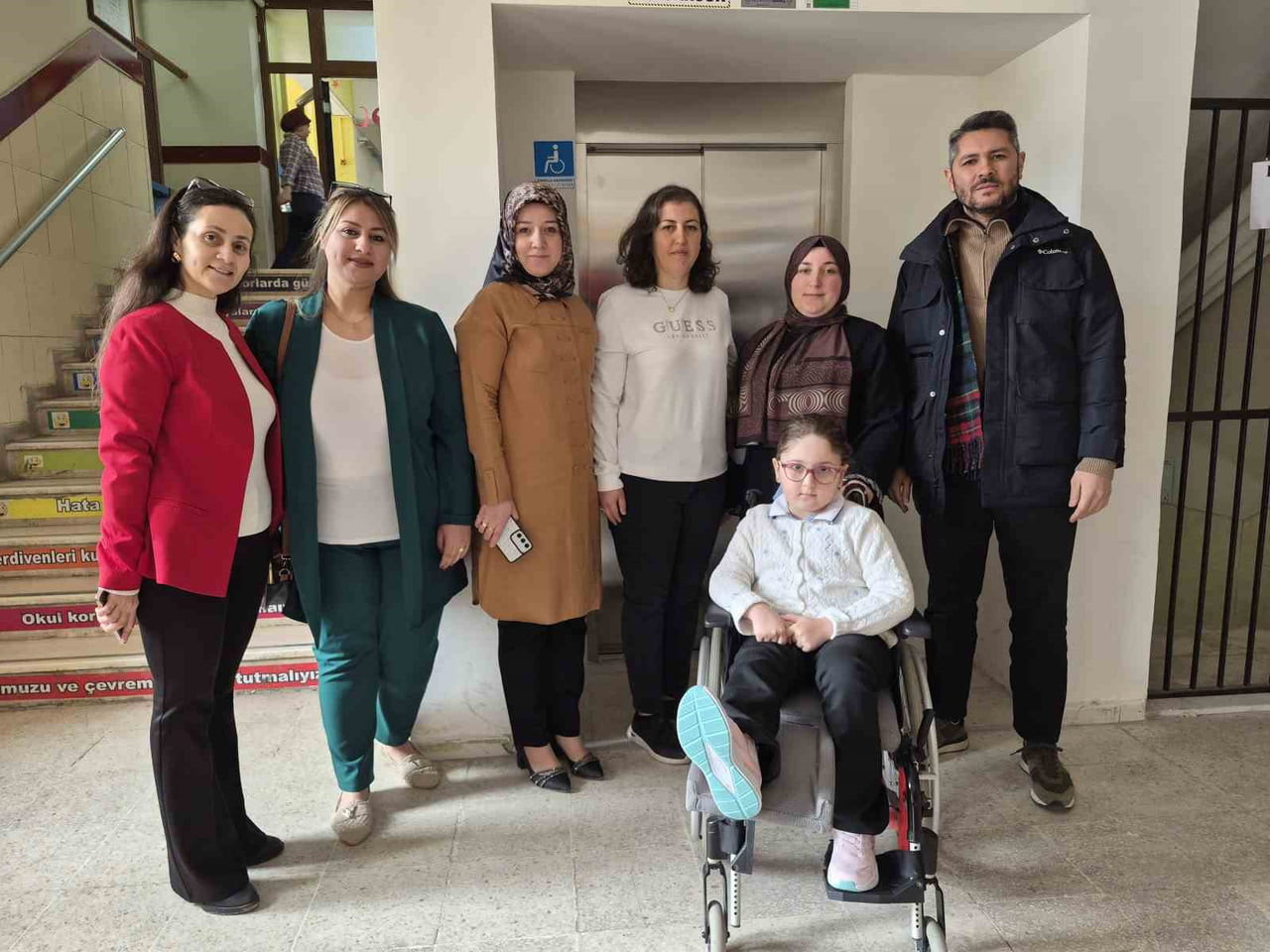 ESKİŞEHİR'DE PEV (PES EKİNOVARUS) HASTALIĞI SEBEBİYLE KENDİ BAŞINA YÜRÜYEMEYEN VE ANNESİNİN HER...