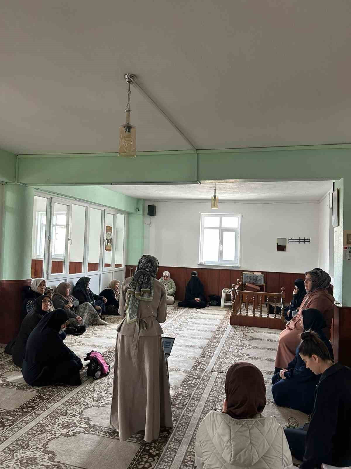 ESKİŞEHİR'DE SİVRİHİSAR İLÇE MÜFTÜLÜĞÜ TARAFINDAN, KADINLARA YÖNELİK KUR'AN, SOHBET VE DUA...