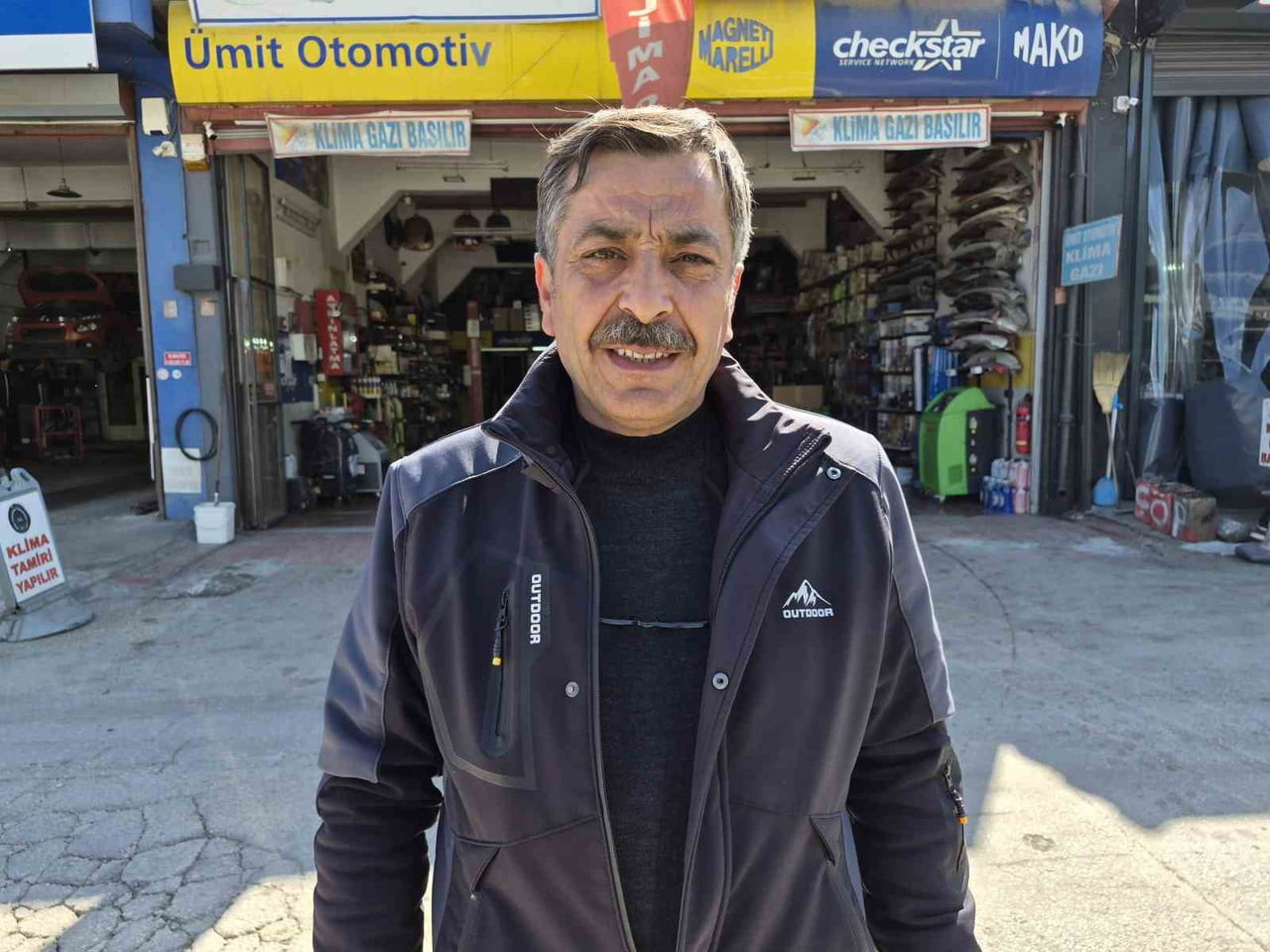 ESKİŞEHİR'DE YAZ SEZONUNUN YAKLAŞMASIYLA BİRLİKTE ARAÇ SAHİPLERİNİ UYARAN OTO KLİMA UZMANI ÜMİT...