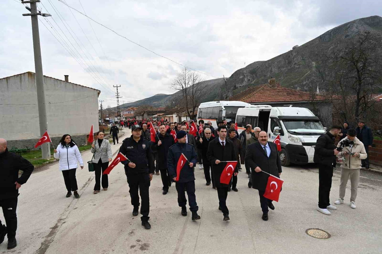 ESKİŞEHİR'İN İNÖNÜ İLÇESİNDE, İKİNCİ İNÖNÜ SAVAŞI’NIN 105. YIL DÖNÜMÜ NEDENİYLE ZAFER YÜRÜYÜŞÜ VE...