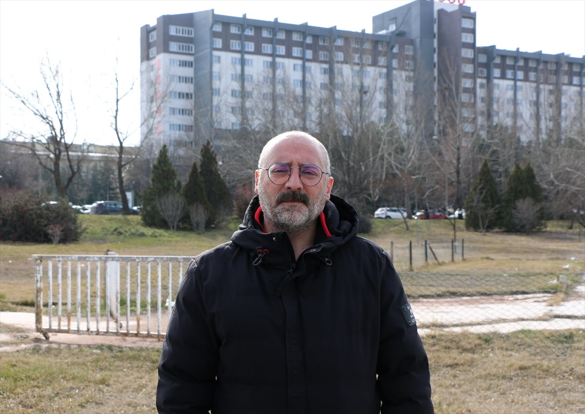 Eskişehir'in Odunpazarı ilçesinde bir lisede çıkan kavgada darbedilen ve omuriliği ile çenesinde...