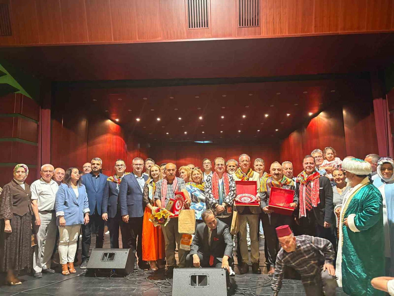 ESKİŞEHİR'İN RENKLERİ PLATFORMU (ESRENK) TARAFINDAN DÜNYA ESKİŞEHİRLİLER GÜNÜ'NE ÖZEL BİR KONSER...