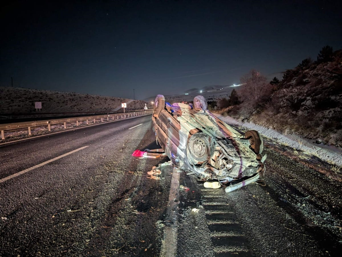 Eskişehir'in Sivrihisar ilçesinde kontrolden çıkıp takla atan otomobilin sürücüsü öldü, sürücünün...