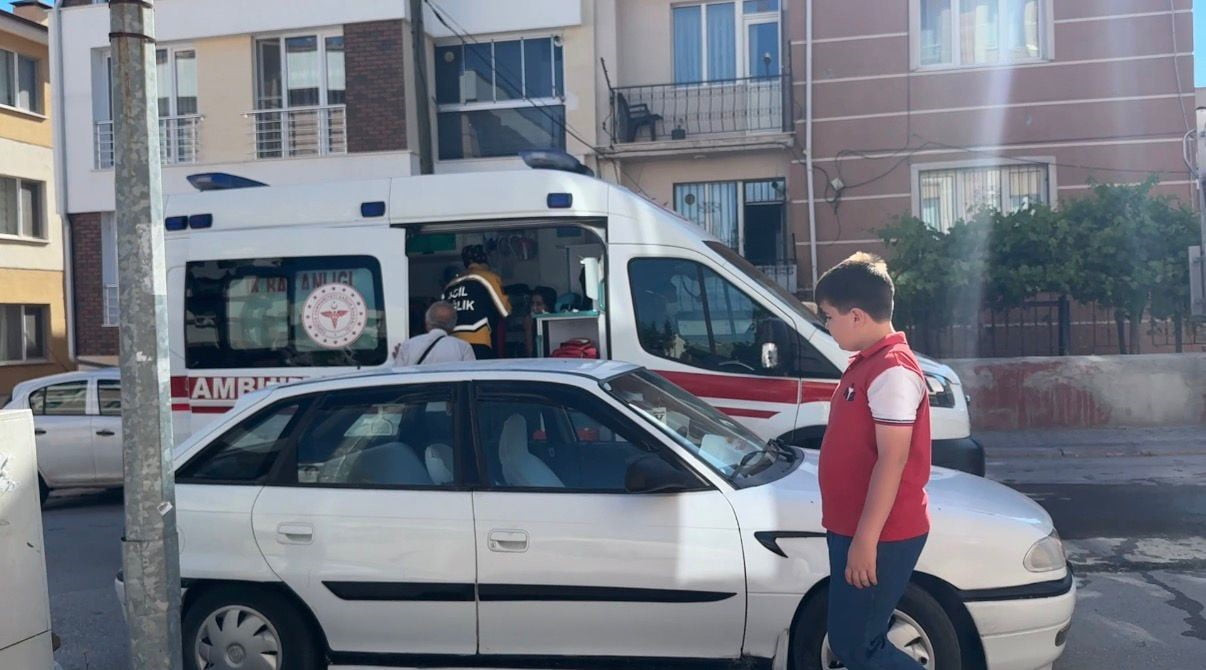 ESKİŞEHİR’DE KÖYE OT BİÇMEYE GİTMEDEN ÖNCE APARTMAN GARAJINDA BENZİN DOLDURDUĞU MOTORLU TIRPANIN...