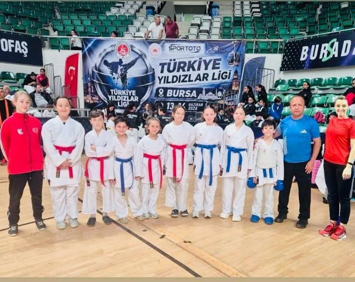 ESKİŞEHİRLİ SPORCULAR, TÜRKİYE KARATE FEDERASYONU TARAFINDAN DÜZENLENEN SPOR TOTO YILDIZLAR LİGİ...