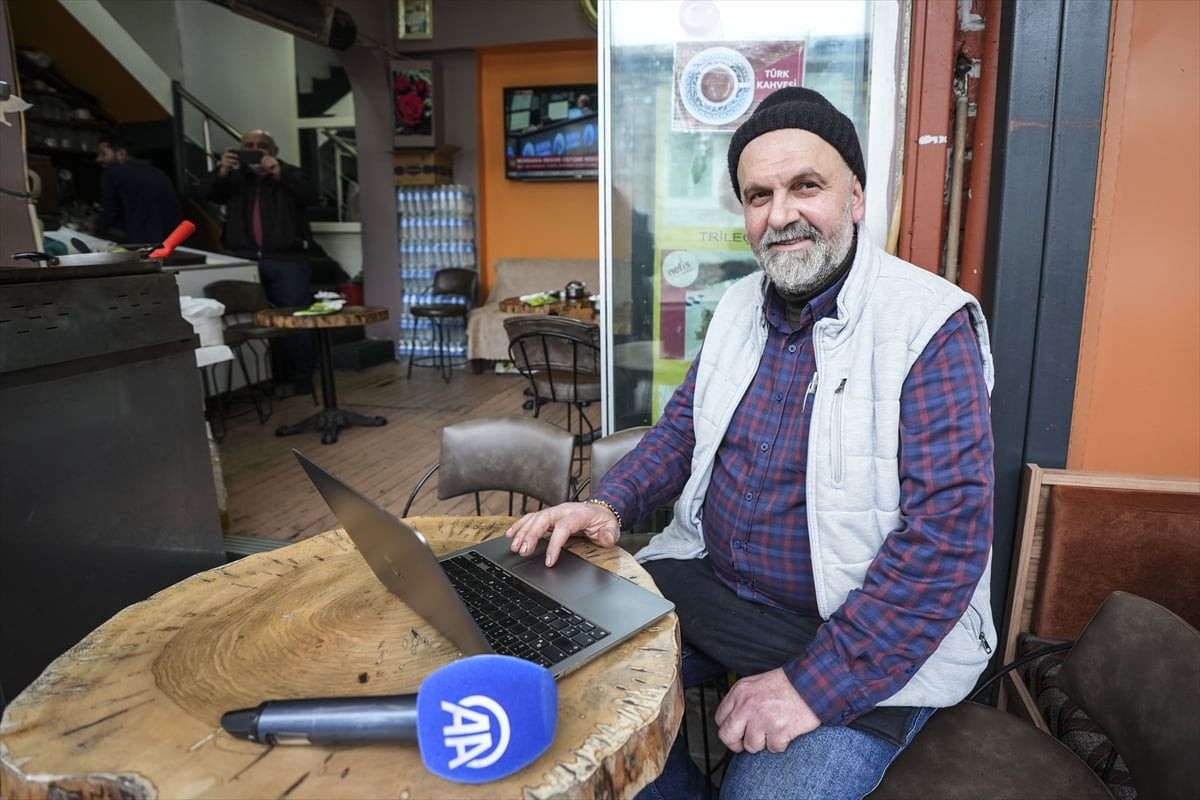 Esnaf Zeki Balgan, Anadolu Ajansının (AA) gözünden 2025'e damga vuran olaylara ait fotoğrafların...