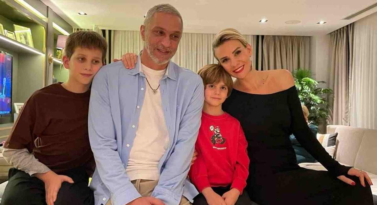 Esra Erol ve İdris Ali ve Ömer
