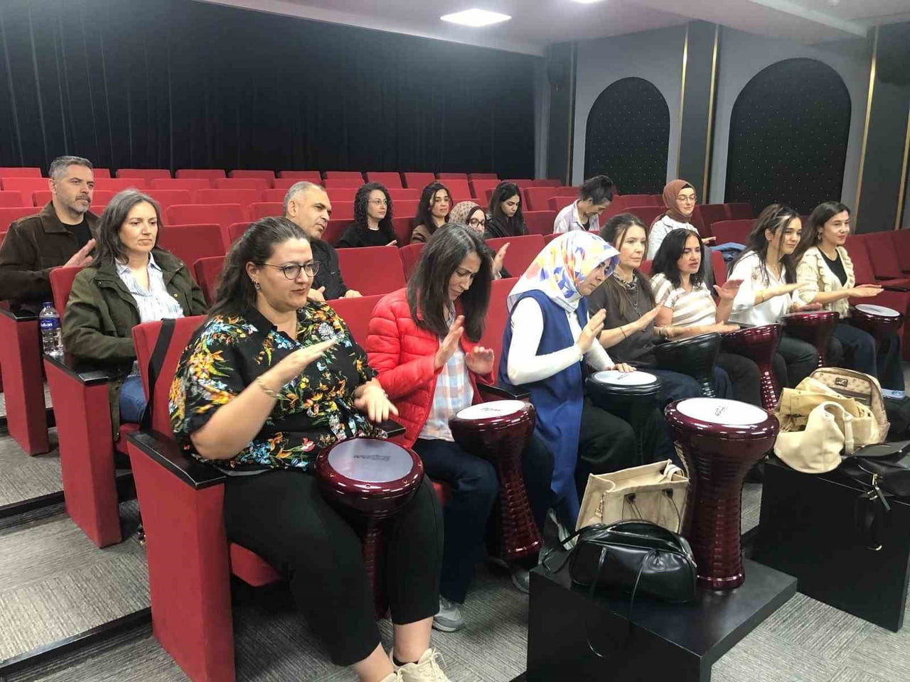 ETKİNLİK BOYUNCA RİTİM DUYGUSUNU GELİŞTİRMEYE YÖNELİK UYGULAMALI ÇALIŞMALAR...