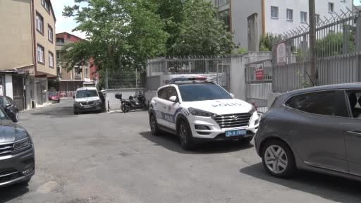 Eyüpsultan'da lise öğrencisi okulun 2. katından atladı