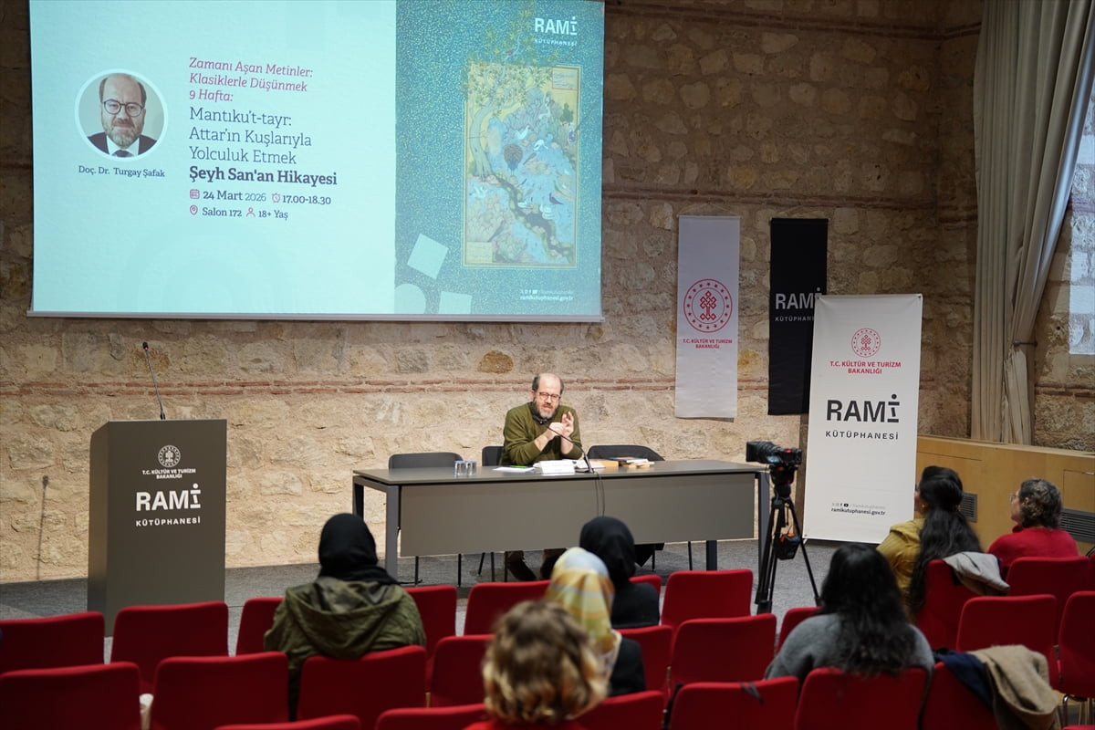 Eyüpsultan'daki Rami Kütüphanesi ev sahipliğinde gerçekleştirilen "Zamanı Aşan Metinler:...