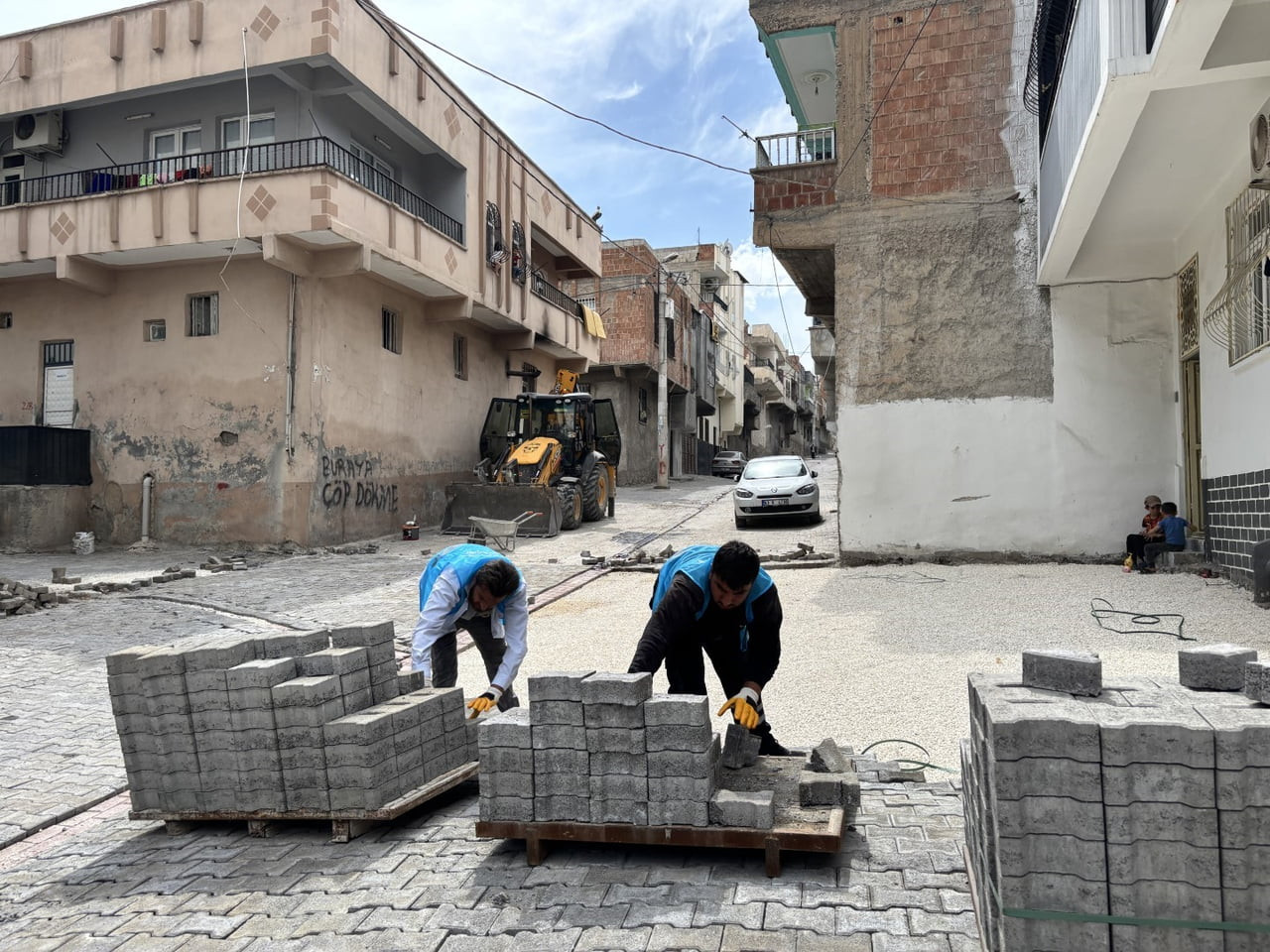 EYYÜBİYE’DE YOL ÇALIŞMALARI HIZLA DEVAM EDİYOR