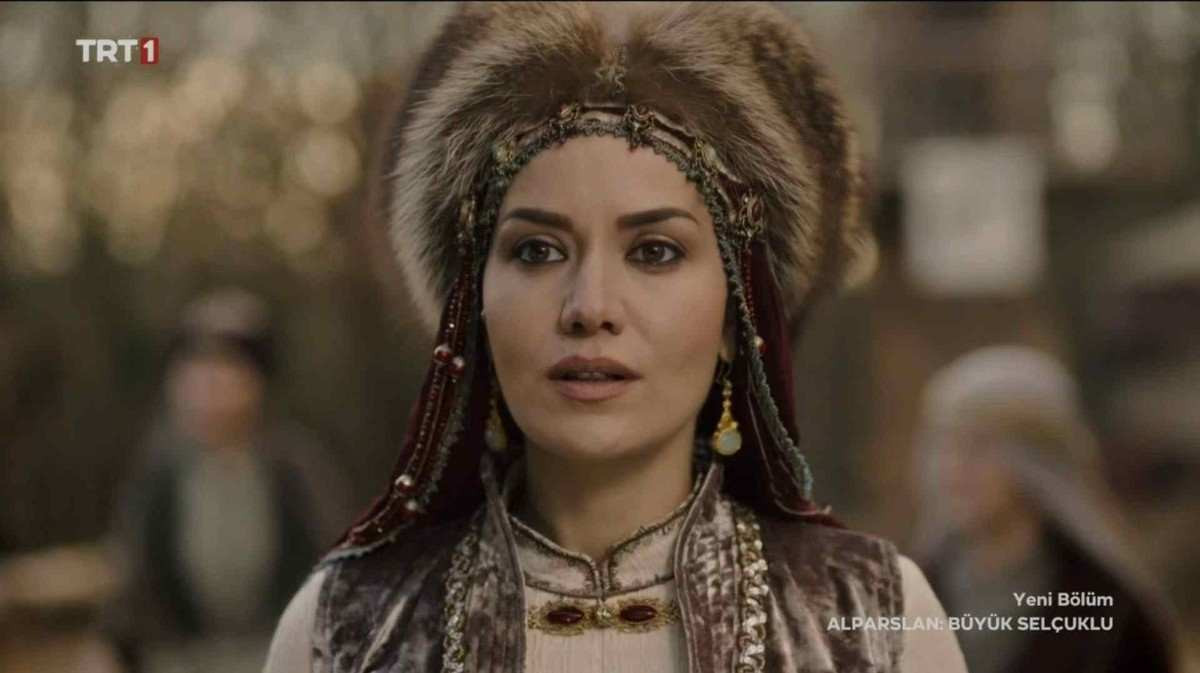 Fahriye Evcen Alparslan dizisinden ayrılıyor mu