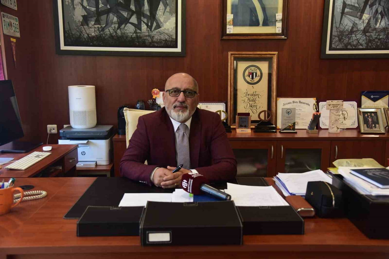 FAKÜLTE DEKANI PROF. DR. İBRAHİM HALİL DİKEN