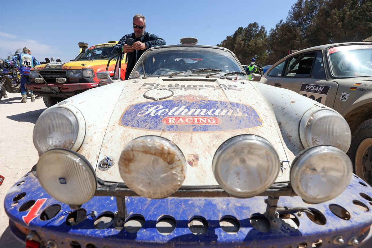 Fas'ta 25 Ocak'ta başlayan Africa Eco Race Rallisi, Senegal'in sembollerinden Pembe Göl'de (Lac...