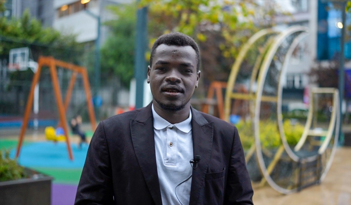 Faşir şehrinden Mahfuz Muhammed Talib, AA muhabirine açıklamalarda bulundu.