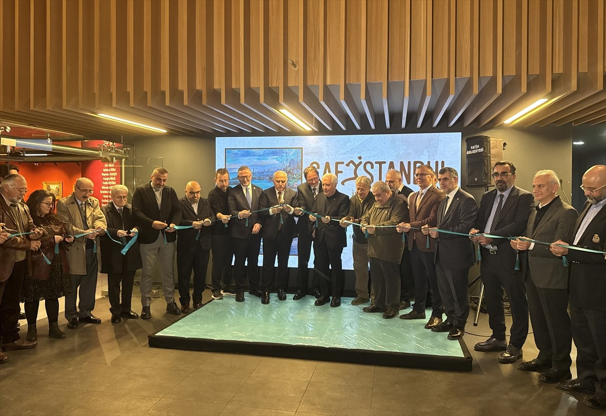 Fatih Belediyesinin düzenlediği, usta ressam İbrahim Safi'nin "SafiStanbul - İbrahim Safi...