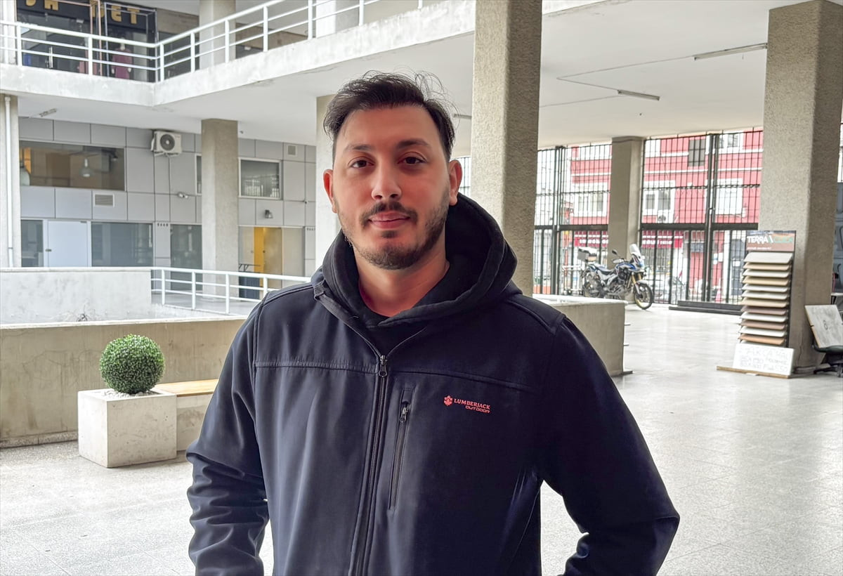 Fatih'te bir banka şubesinden yaklaşık 112 bin lira çalan şüphelinin kaçtığı sırada çarptığı Kani...