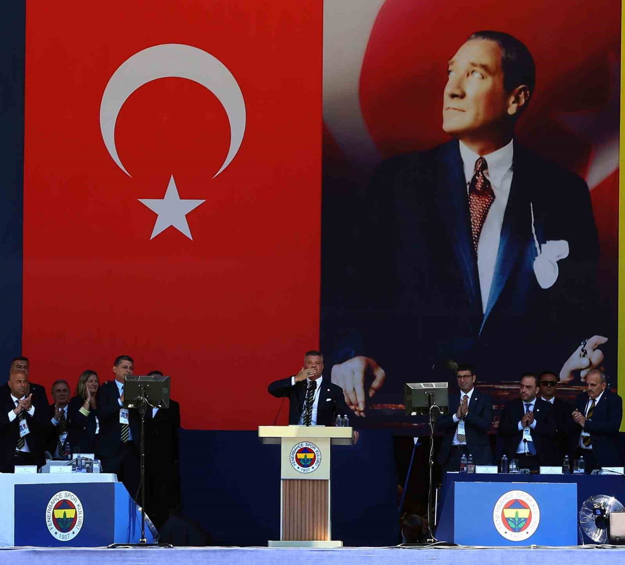 FENERBAHÇE BAŞKANI SADETTİN SARAN, KONGREDE KONUŞTU