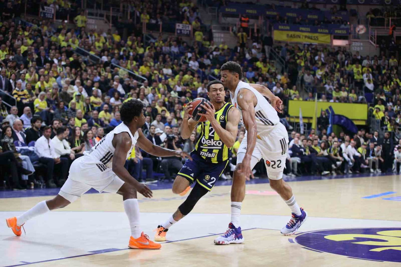 FENERBAHÇE BEKO, EUROLEAGUE 37. HAFTA MAÇINDA SAHASINDA İSPANYOL EKİBİ REAL MADRİD’E 74-69 MAĞLUP...