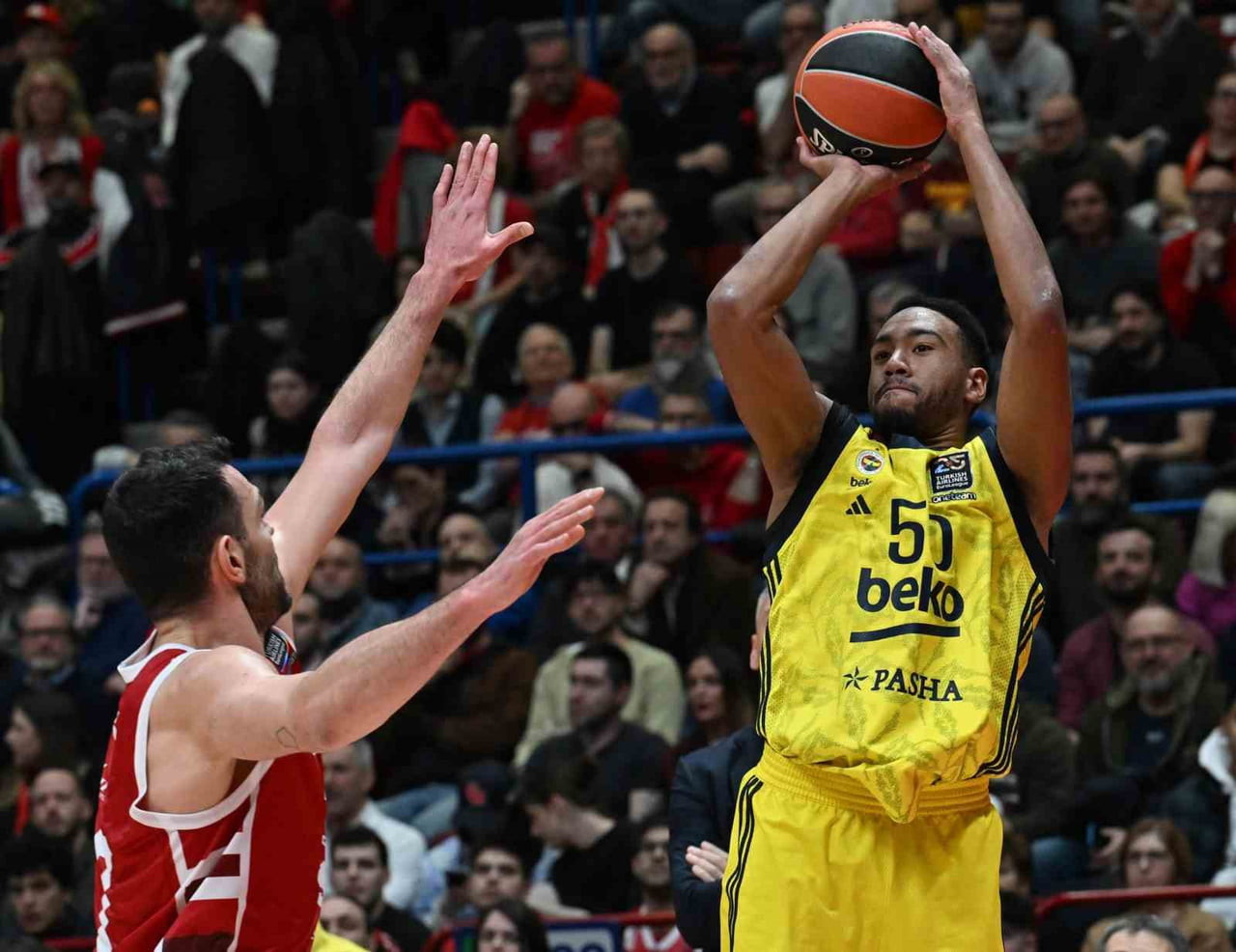 FENERBAHÇE BEKO, SON 2 SEZONDA FORMA GİYEN BONZİE COLSON İLE YOLLARINI AYIRDI.