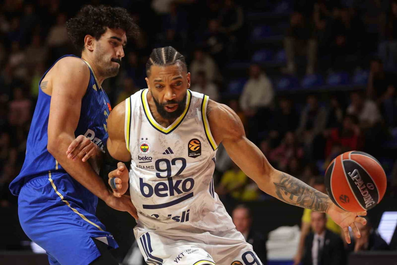 FENERBAHÇE BEKO, SON 2 SEZONDA FORMA GİYEN KHEM BİRCH İLE YOLLARINI AYIRDI