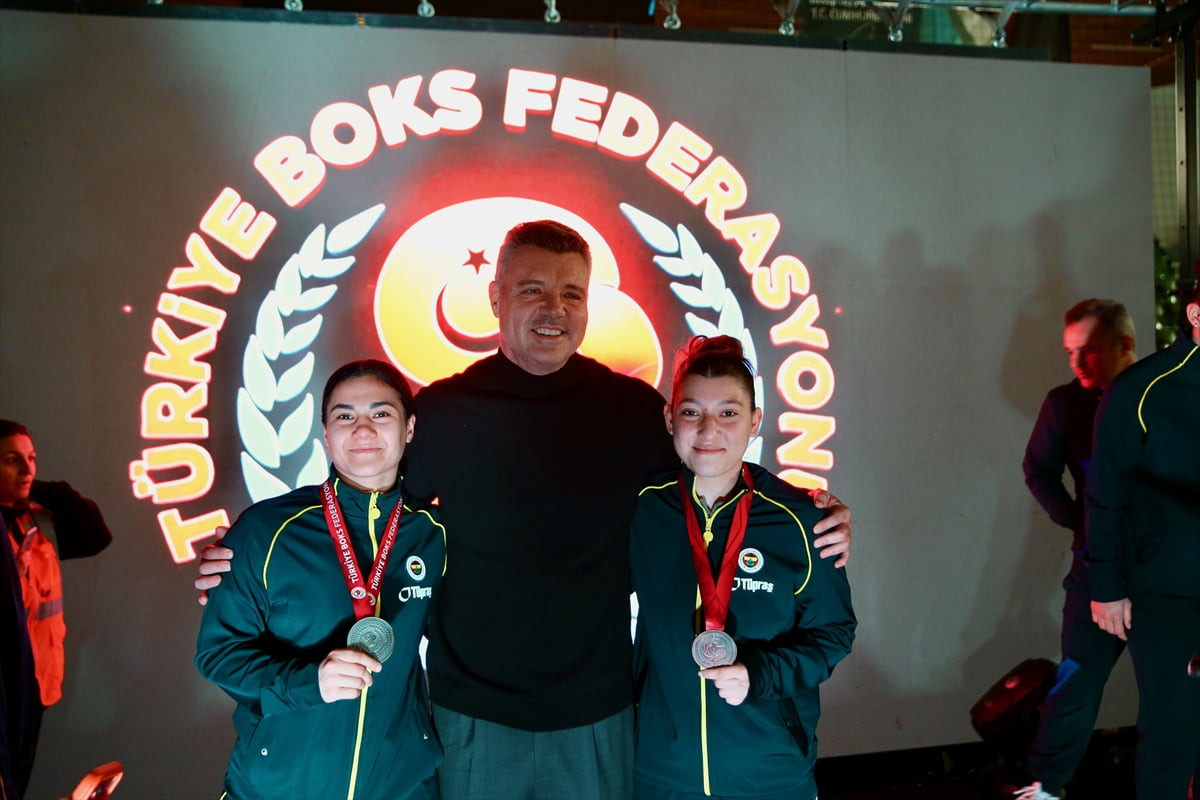 Fenerbahçe Kulübü Başkanı Sadettin Saran, Kocaeli'de düzenlenen Türkiye Ferdi Boks Şampiyonası'nı...
