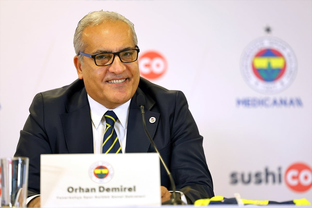 Fenerbahçe Medicana Kadın Voleybol Takımı ile SushiCo arasında forma kol sponsorluğu anlaşması...