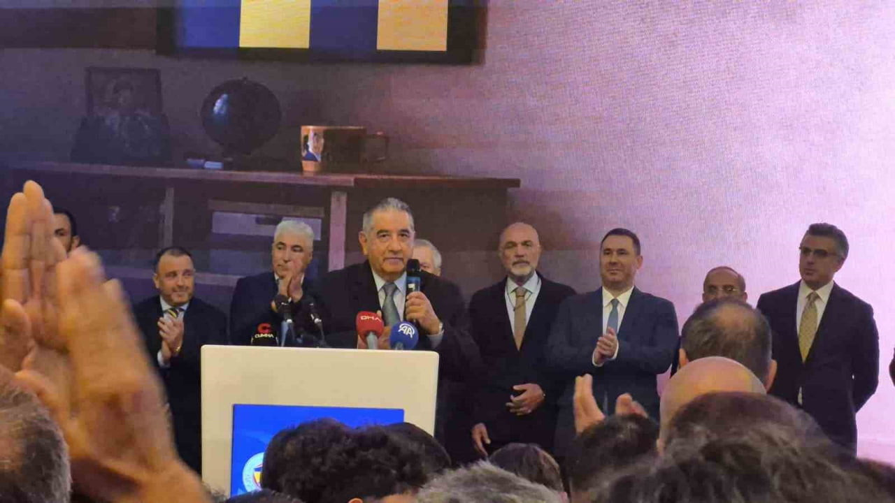 FENERBAHÇE SPOR KULÜBÜ ESKİ BAŞKANI VE BAŞKAN ADAYI AZİZ YILDIRIM, "KENDİ KÜLLERİMİZDEN DOĞUP...