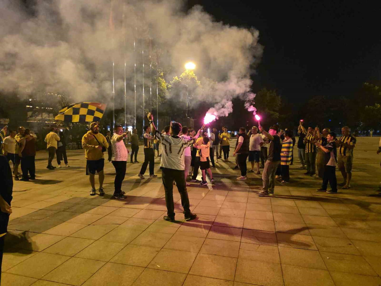 FENERBAHÇE SPOR KULÜBÜ’NÜN OLAĞANÜSTÜ GENEL KURULUNDA 8 YIL ARADAN SONRA 35. BAŞKAN OLARAK YENİDEN...