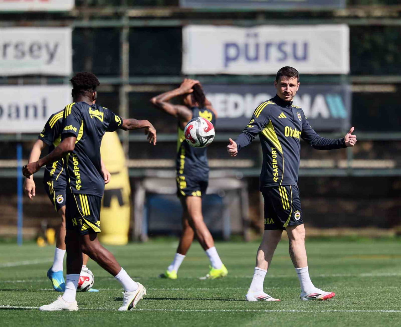 FENERBAHÇE, TRENDYOL SÜPER LİG'İN SON HAFTASINDA SAHSINDA EYÜPSPOR İLE OYNAYACAĞI MAÇIN...