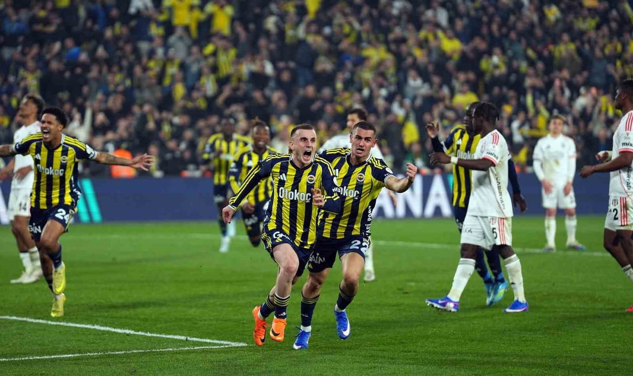 FENERBAHÇE, TRENDYOL SÜPER LİG’DE BEŞİKTAŞ’I 1-0 MAĞLUP EDEREK LİDER GALATASARAY İLE OLAN PUAN...