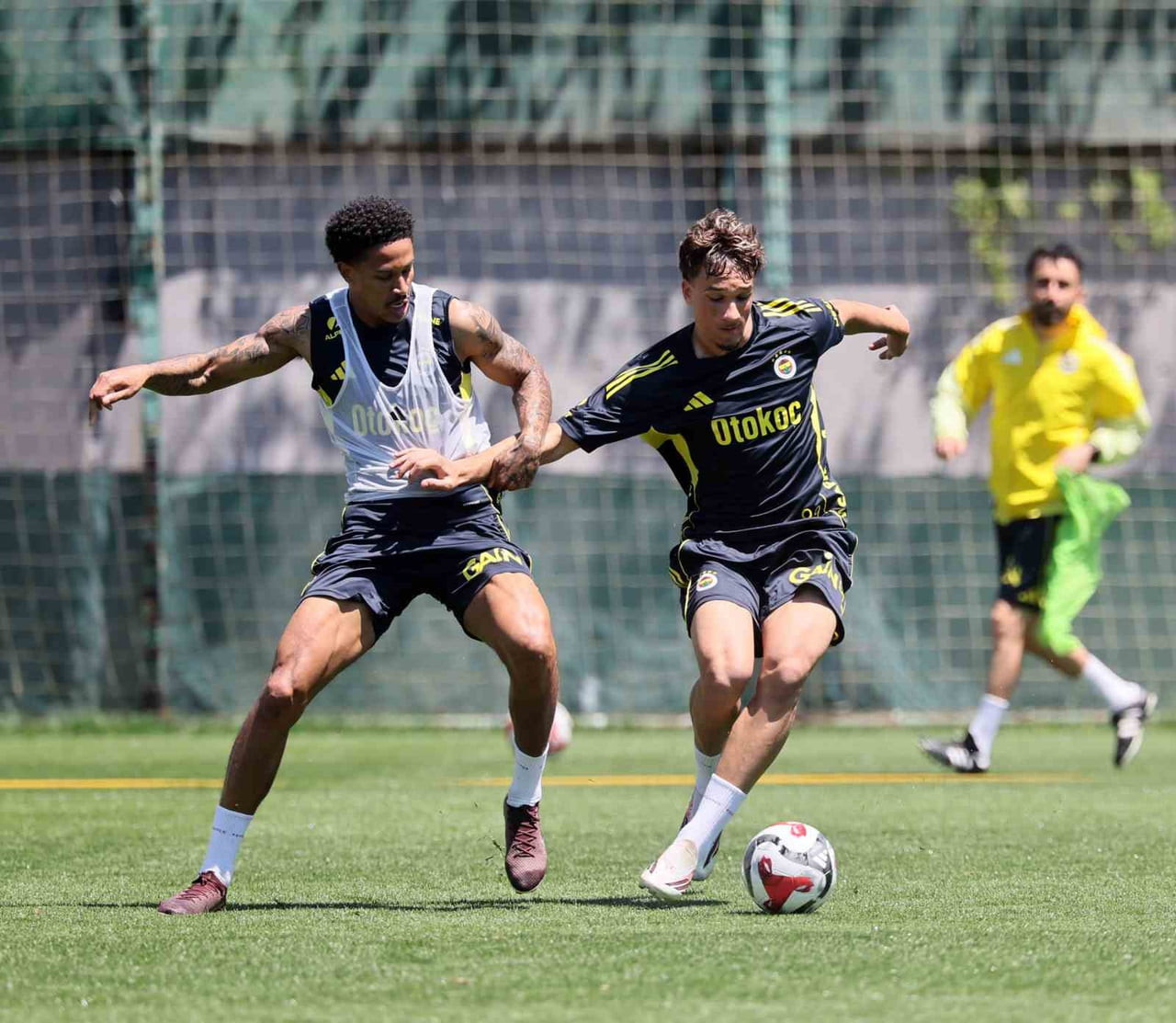FENERBAHÇE, YARIN EYÜPSPOR İLE OYNAYACAĞI SEZONUN SON MAÇININ HAZIRLIKLARINI ÖĞLE SAATLERİNDE...