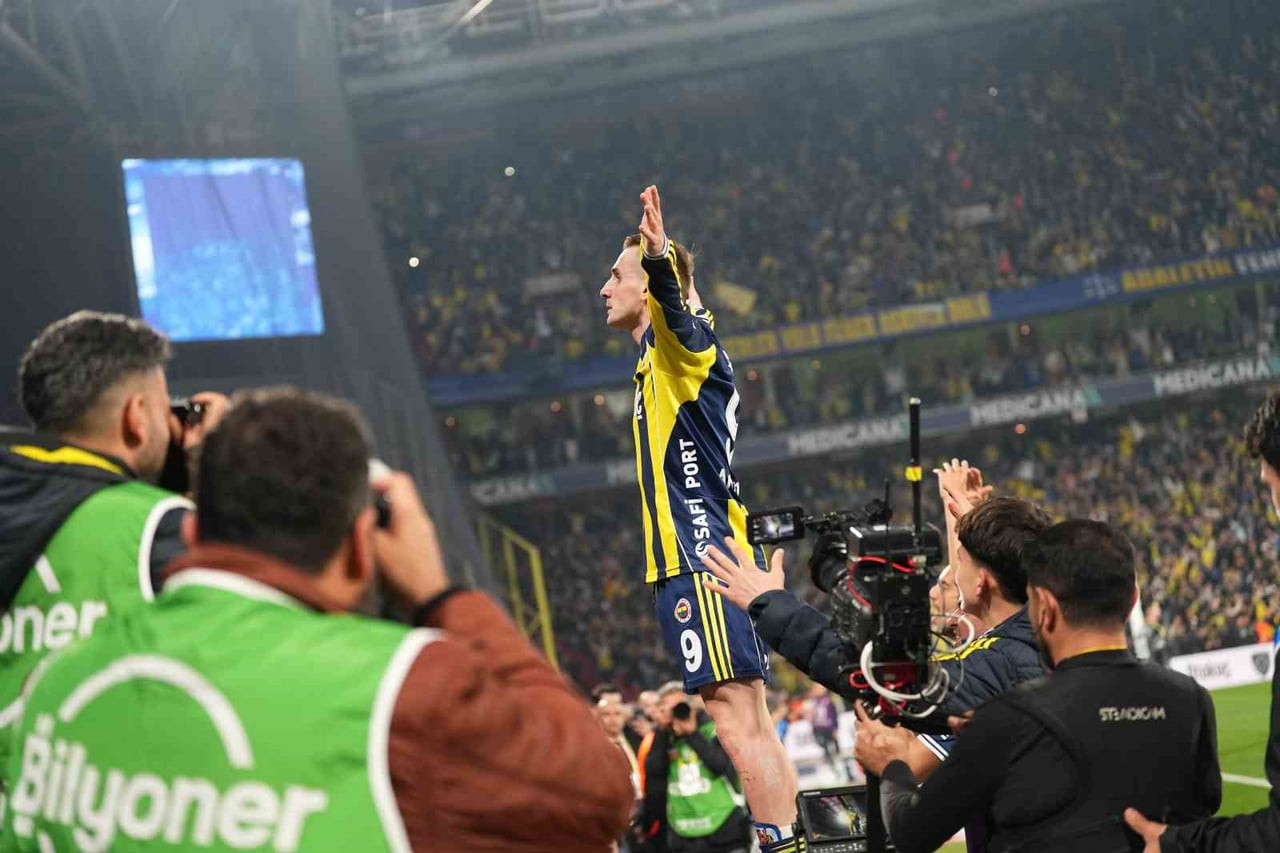 FENERBAHÇELİ FUTBOLCU KEREM AKTÜRKOĞLU, DERBİDE KAYDETTİĞİ GOLLE BİRLİKTE SÜPER LİG’DE 5. GOLÜNÜ...