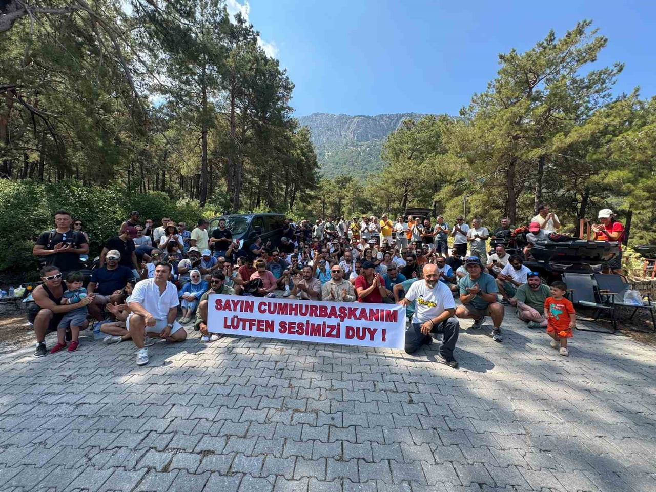 FETHİYE'NİN ÖLÜDENİZ MAHALLESİ'NDE FAALİYET GÖSTEREN YAMAÇ PARAŞÜTÜ PİLOTLARI, ARTAN MALİYETLER VE...