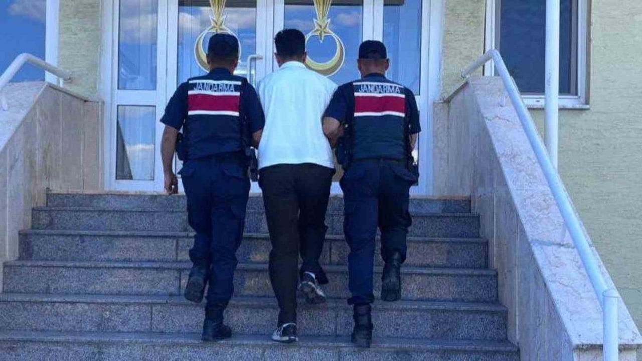 FETÖ SUÇUNDAN HAKKINDA 6 YIL 3 AY KESİNLEŞMİŞ HAPİS CEZASI BULUNAN E.A. (35)
