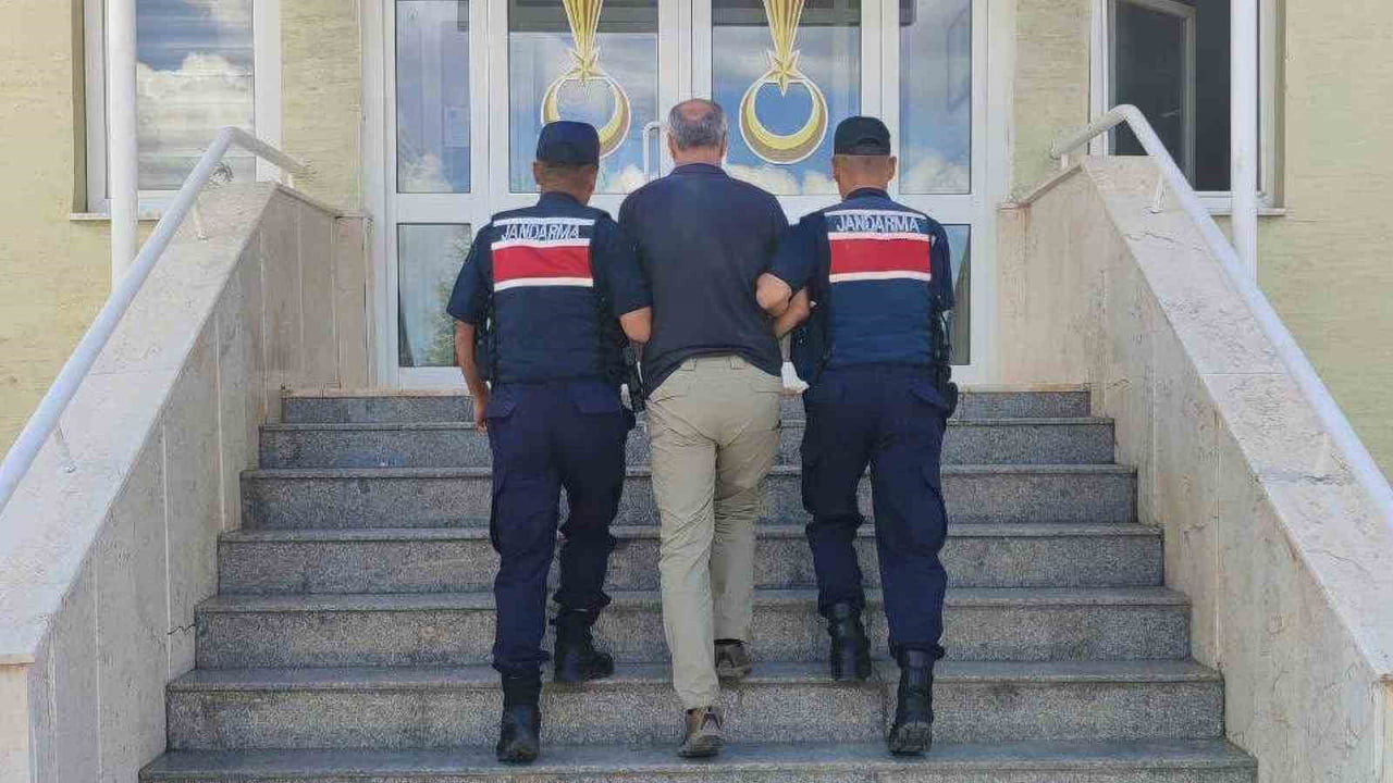 FETULLAHÇI TERÖR ÖRGÜTÜ'NE ÜYE OLMA SUÇUNDAN ARANAN M.S. (52)
