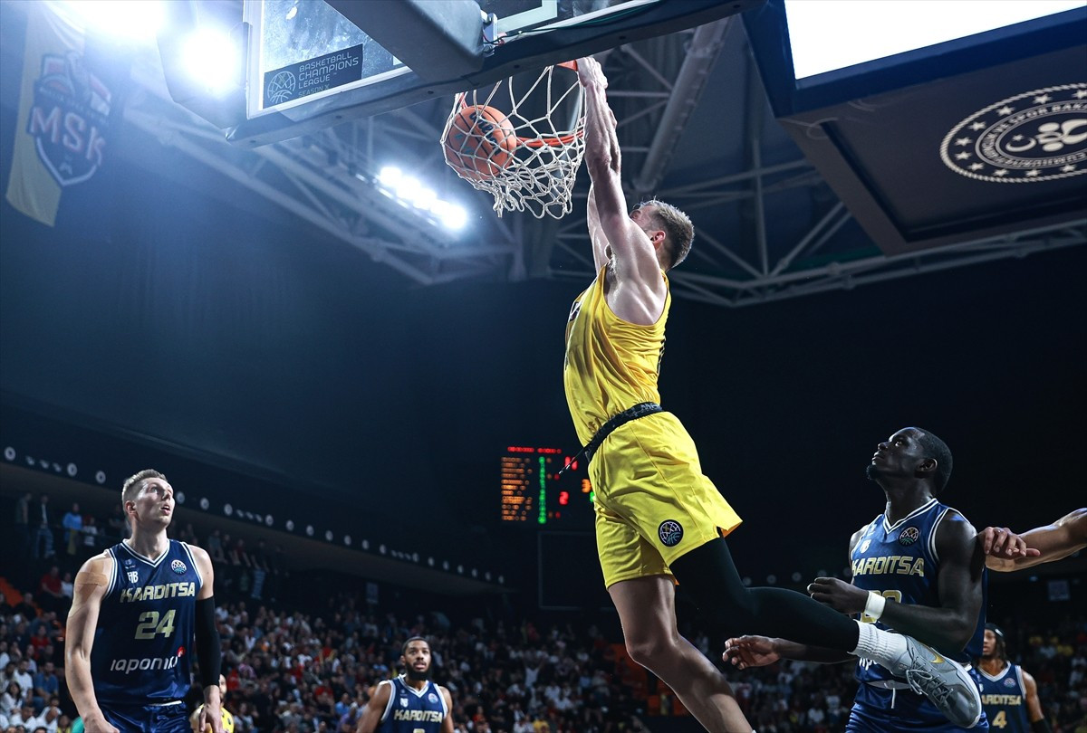 FIBA Şampiyonlar Ligi G Grubu üçüncü maçında Mersin Spor Erkek Basketbol Takımı ile Yunanistan...