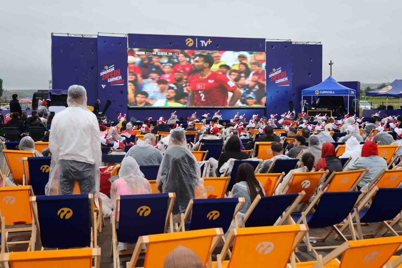 FIFA DÜNYA KUPASI'NDA MÜCADELE EDEN A MİLLİ FUTBOL TAKIMI'NIN İLK MAÇI, KAPADOKYA'NIN EŞSİZ...