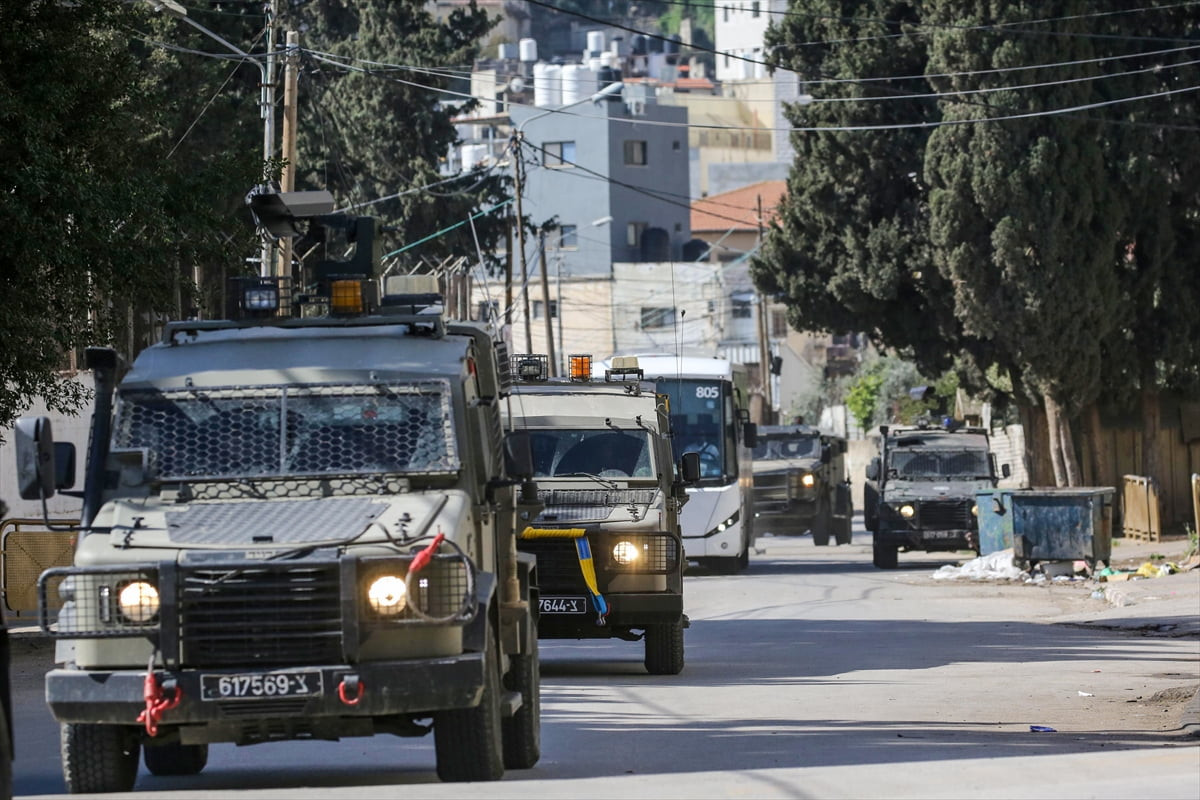 Filistin topraklarını gasbeden İsrailliler, işgal altındaki Batı Şeria'nın Nablus kentinde bulunan...